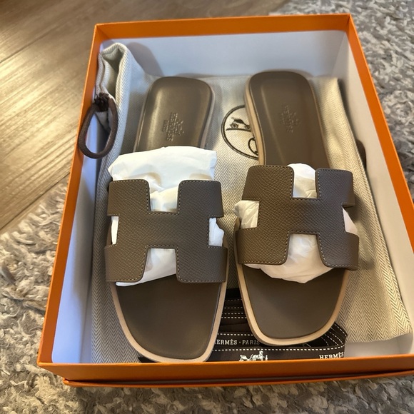 Hermes Shoes - BNWT ORAN slides size 38